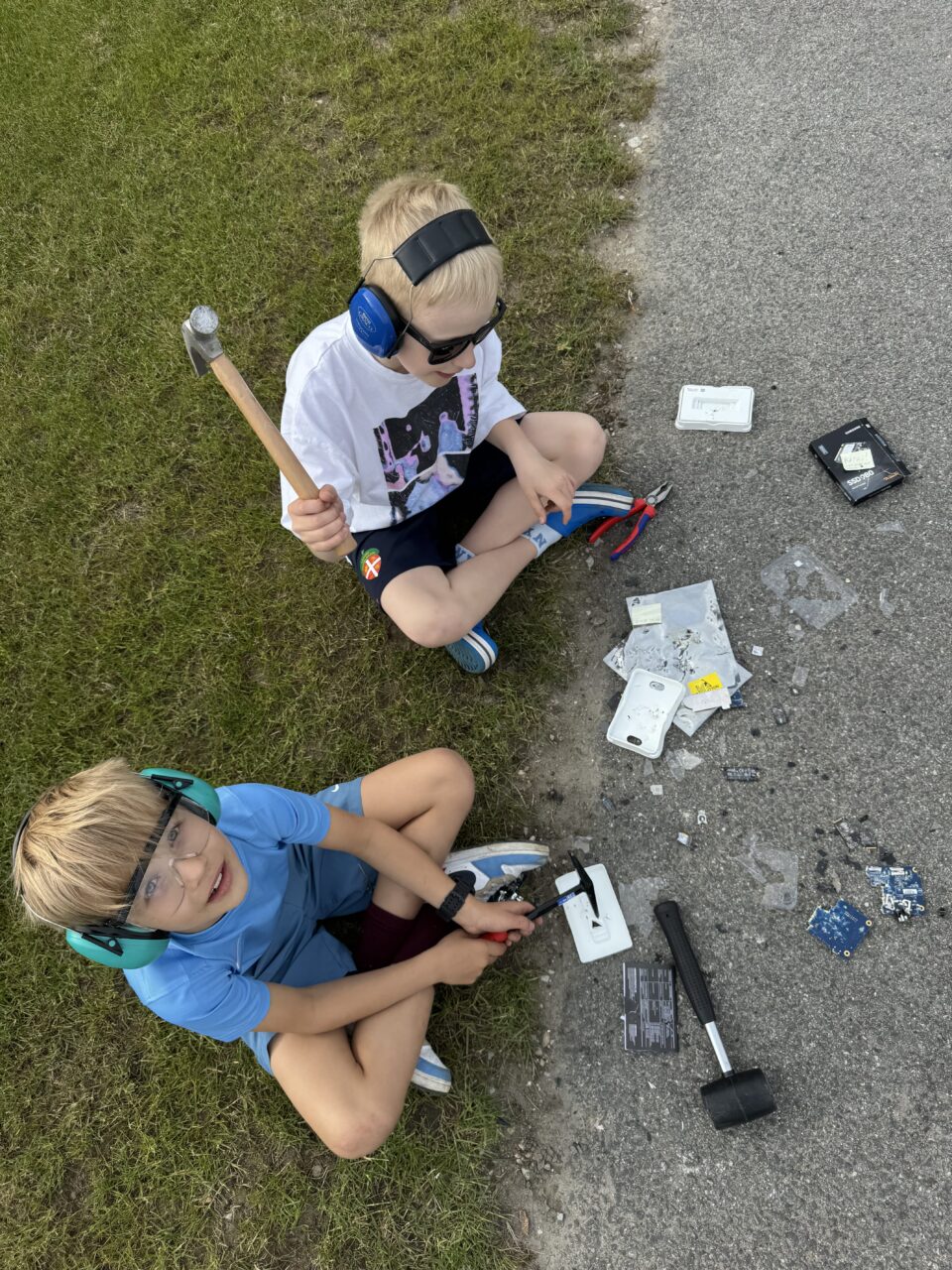 JakSam breaks stuff to learn